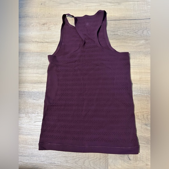 Lululemon High neck tank top - Picture 2 of 4